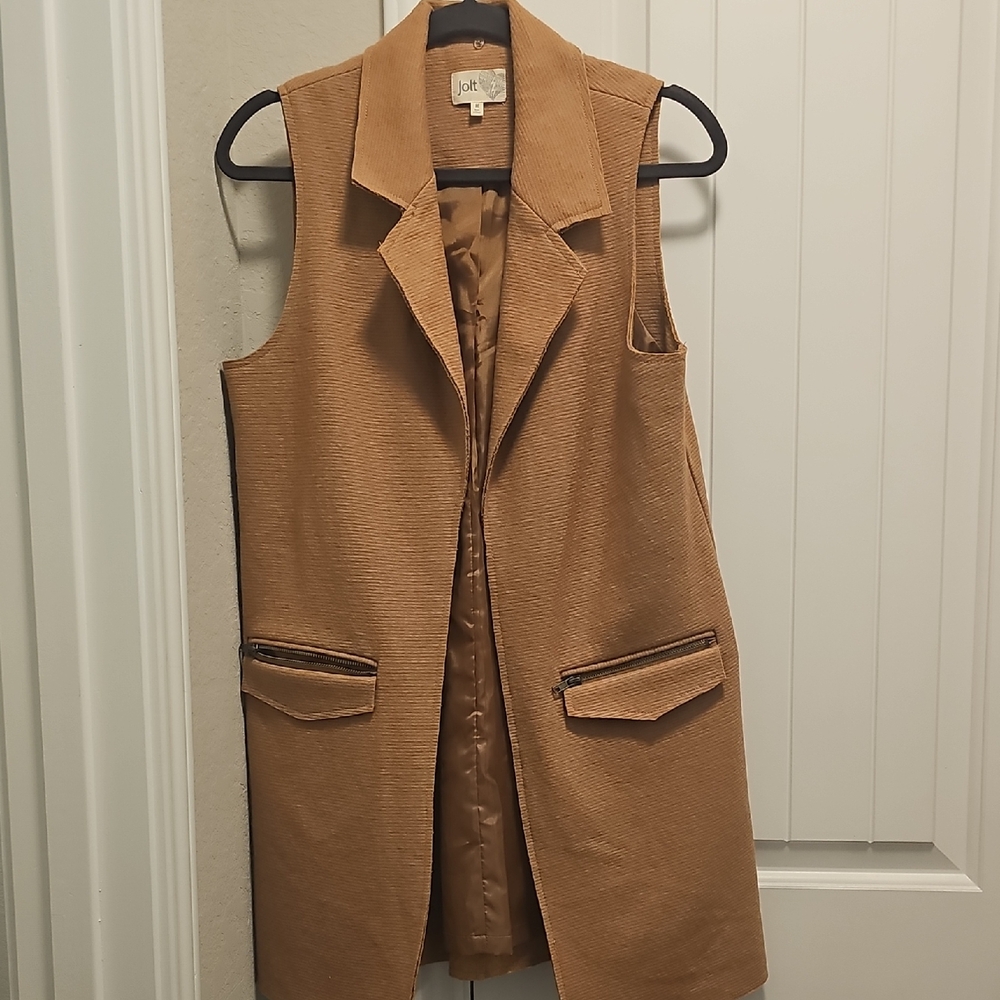 Jolt  Women's Tan Sleeveless Jacket